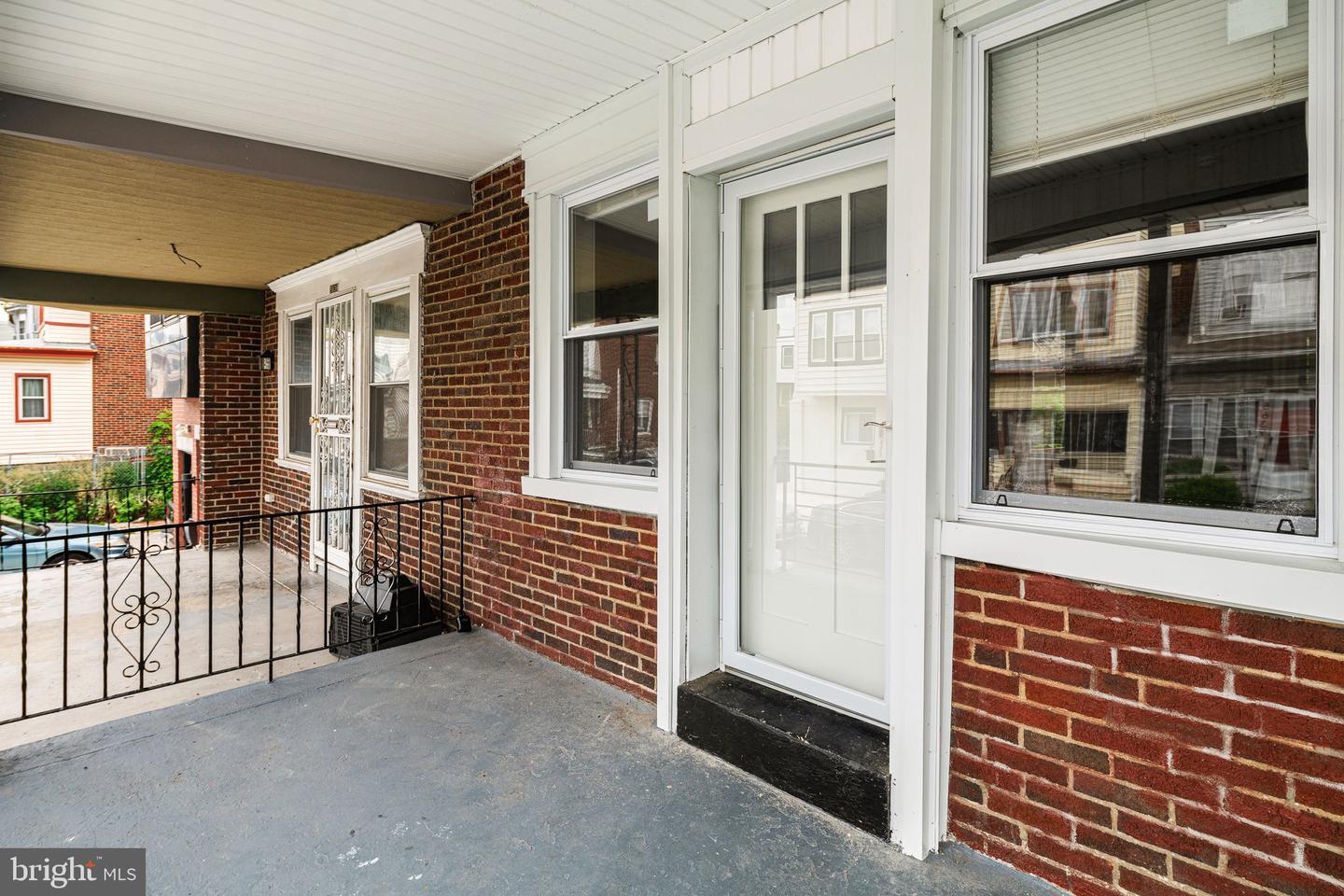 5638 Malcolm St Property Photo 17
