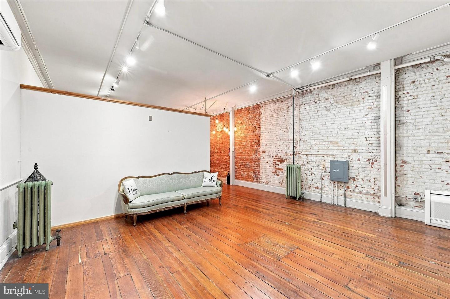 16 S 3rd St #com Property Photo 7