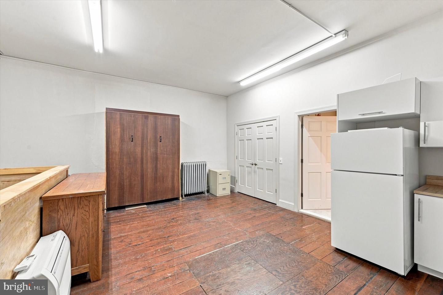 16 S 3rd St #com Property Photo 10