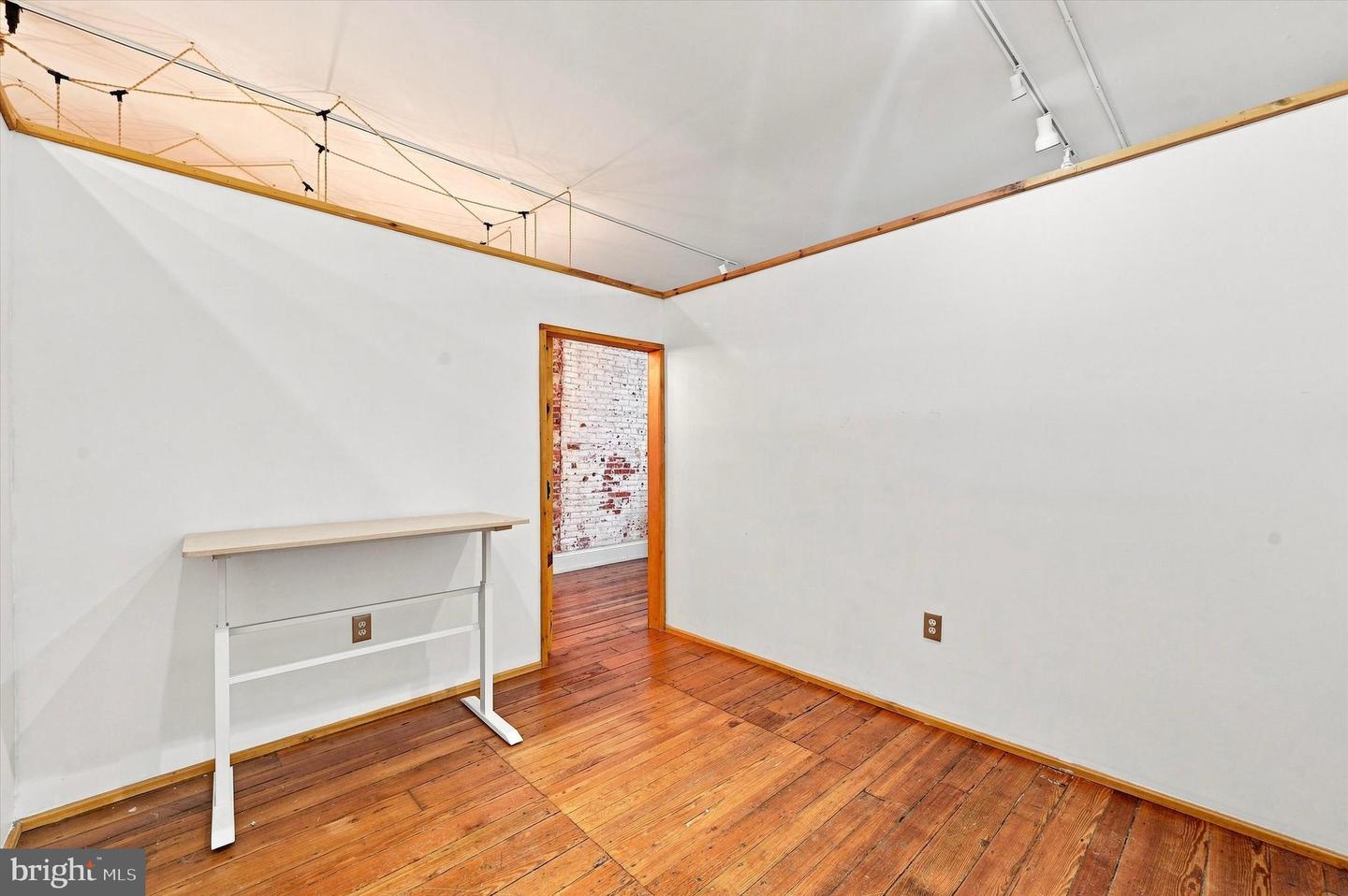 16 S 3rd St #com Property Photo 14