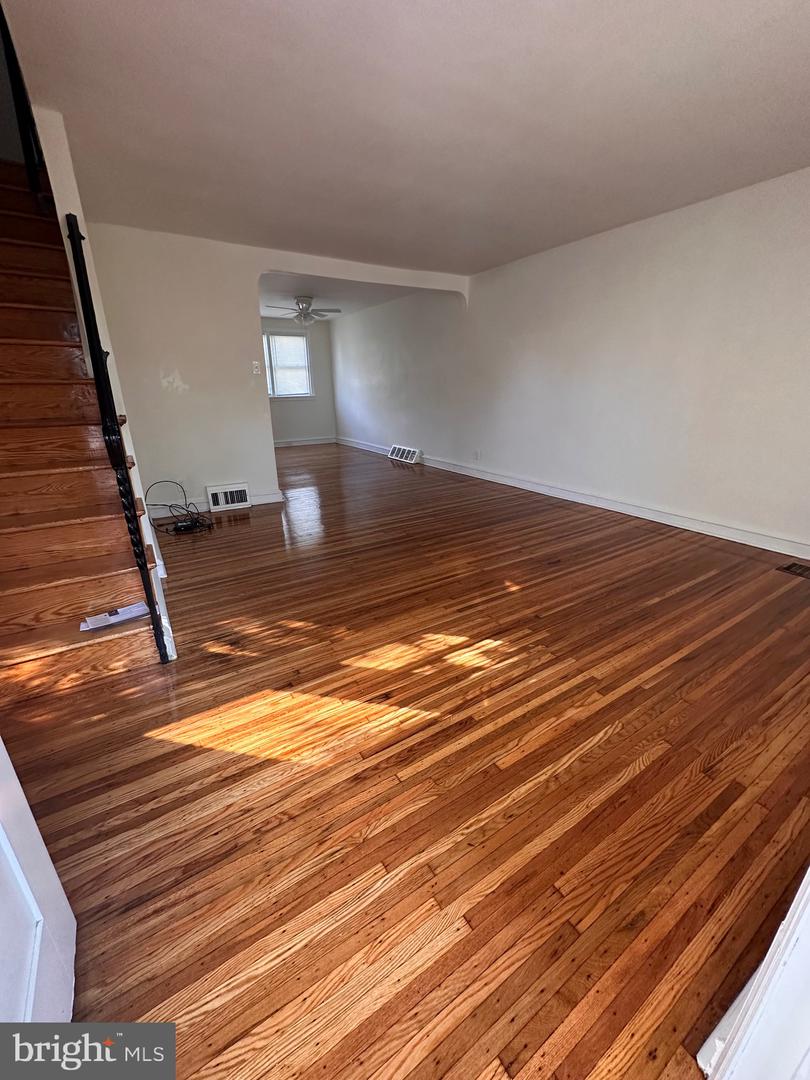 5861 SAUL ST Property Photo 1