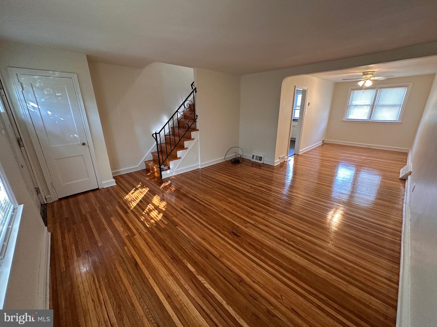 5861 Saul St Property Photo 3