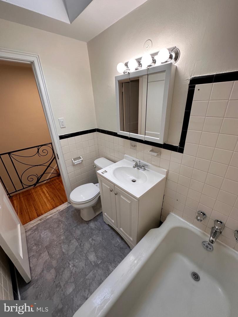 5861 Saul St Property Photo 15