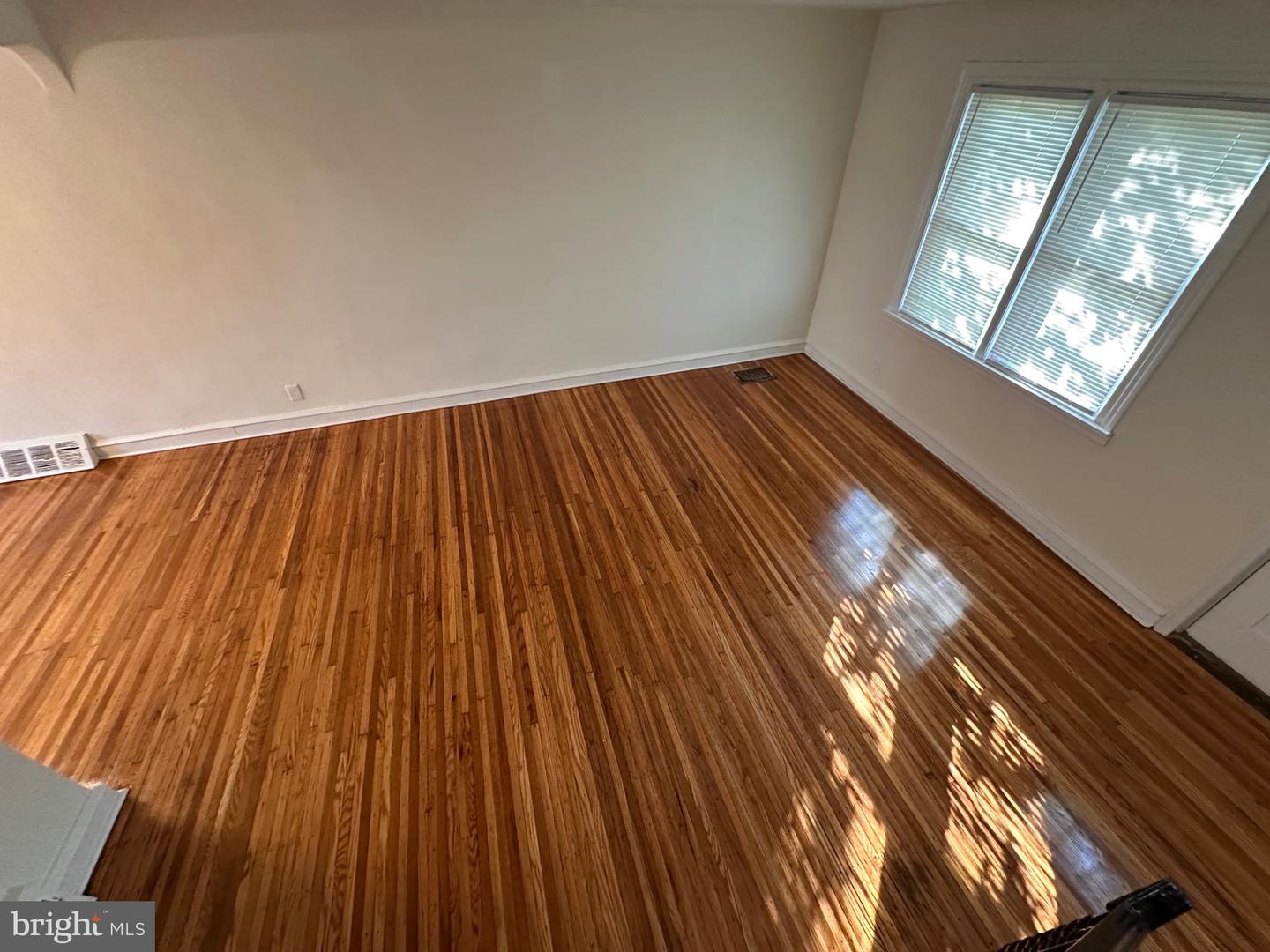 5861 Saul St Property Photo 25