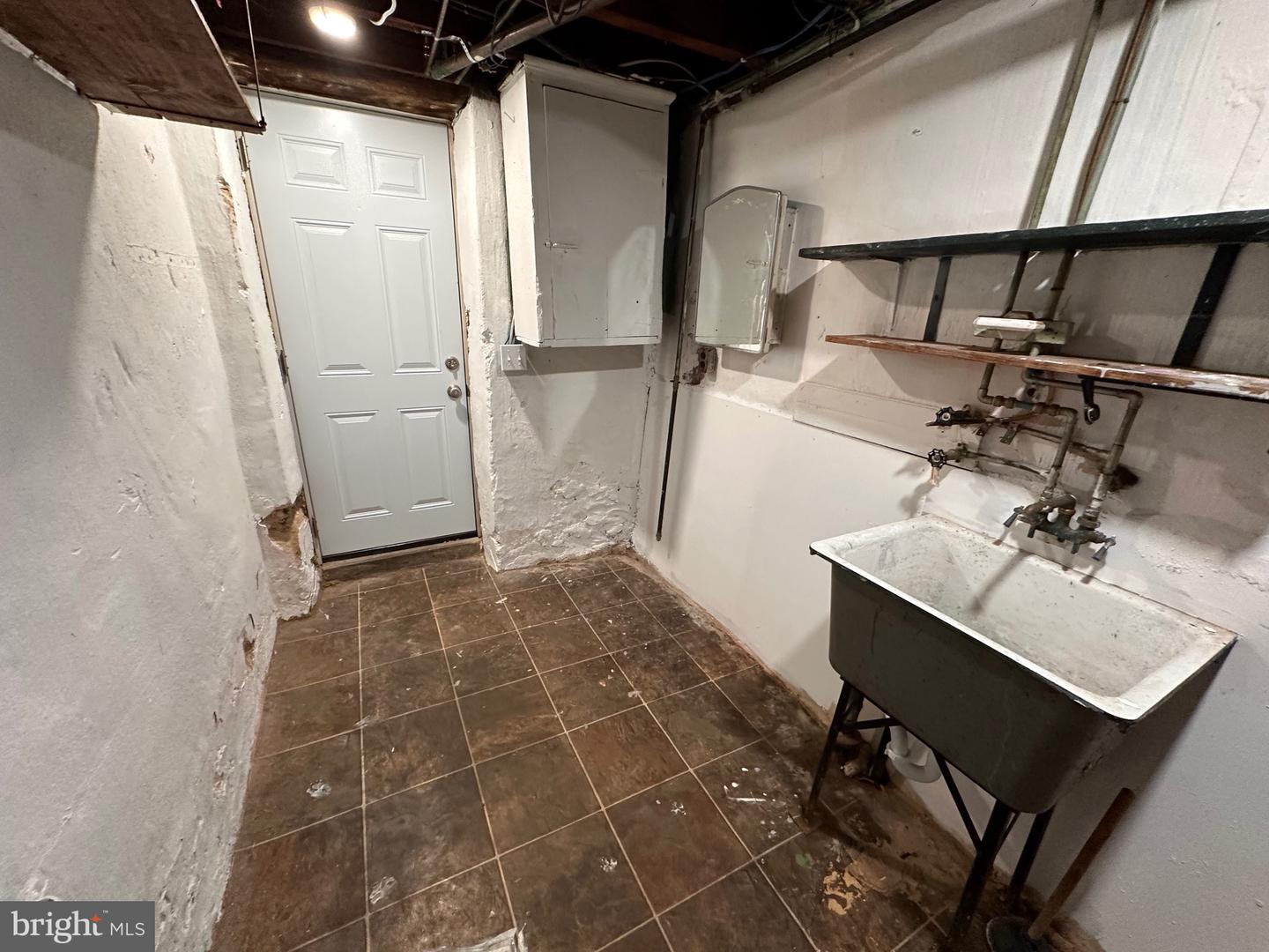 5861 Saul St Property Photo 29