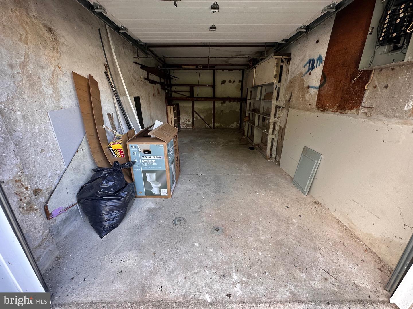5861 Saul St Property Photo 32