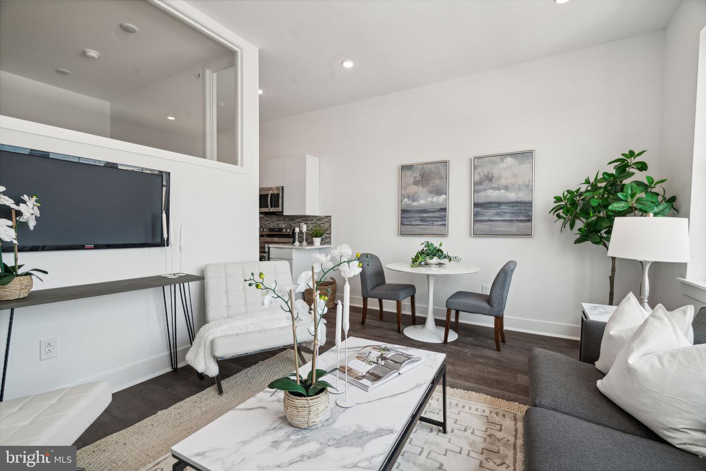 813 N Broad St #unit 203 Property Photo 5