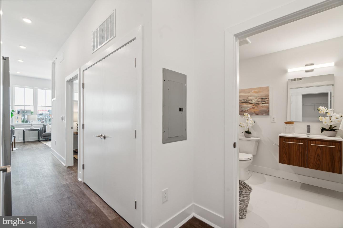 813 N Broad St #unit 203 Property Photo 9
