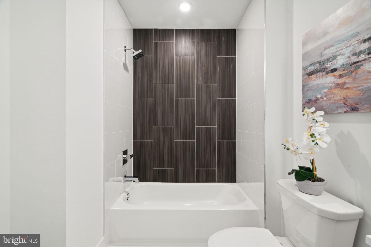813 N Broad St #unit 203 Property Photo 11