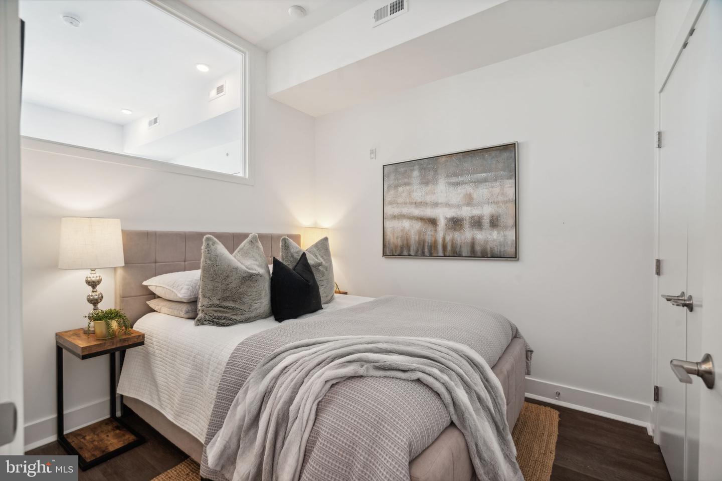 813 N Broad St #unit 203 Property Photo 18