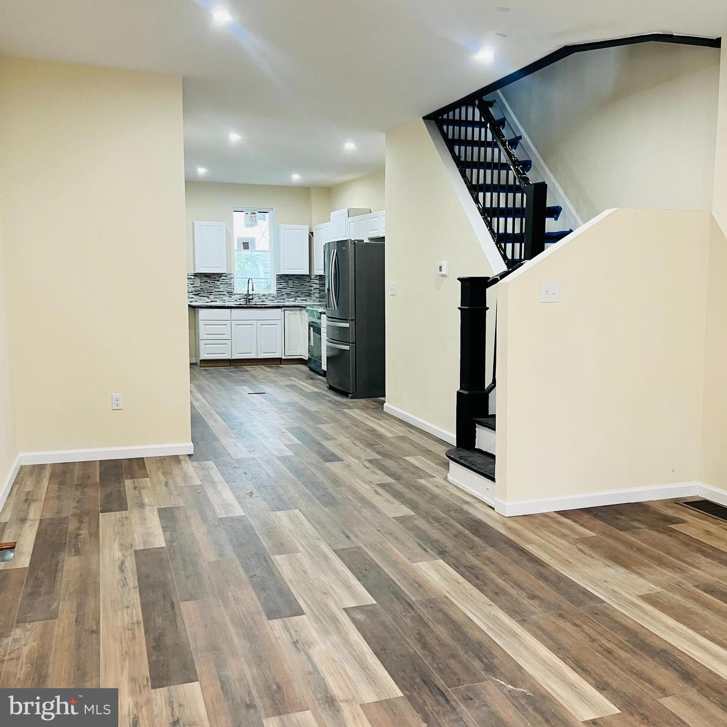 2328 W Harold St Property Photo 2
