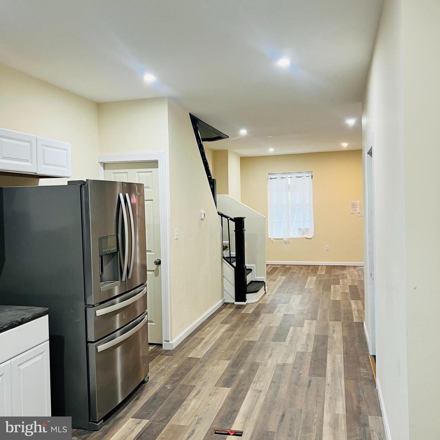 2328 W Harold St Property Photo 3
