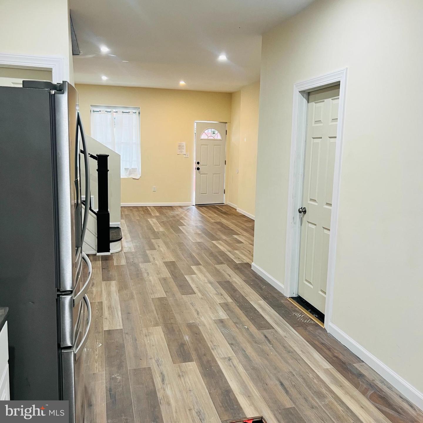 2328 W Harold St Property Photo 4