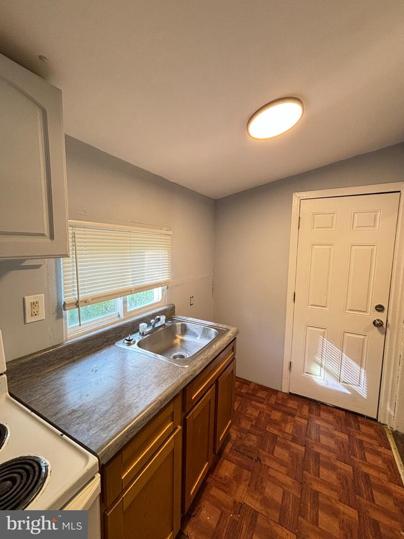 2054 Bellmore Ave Property Photo 10