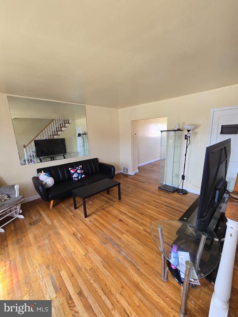 4518 Whitaker Ave Property Photo 4
