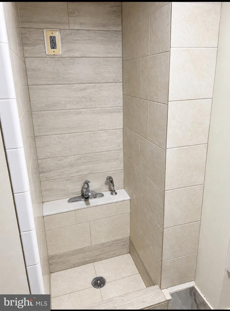 6726 Dorel St Property Photo 13