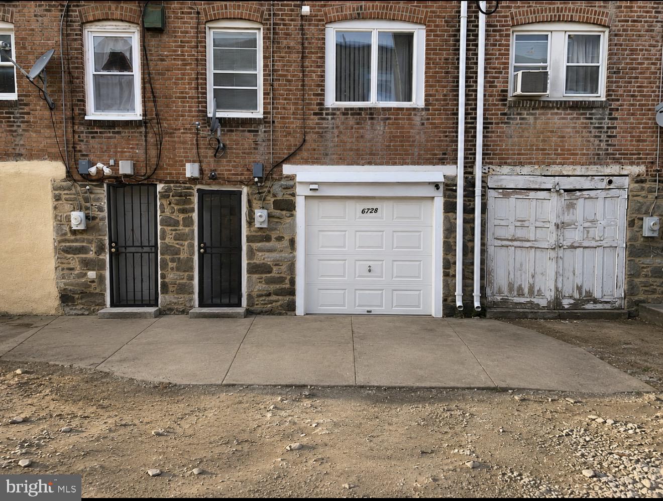 6726 Dorel St Property Photo 17