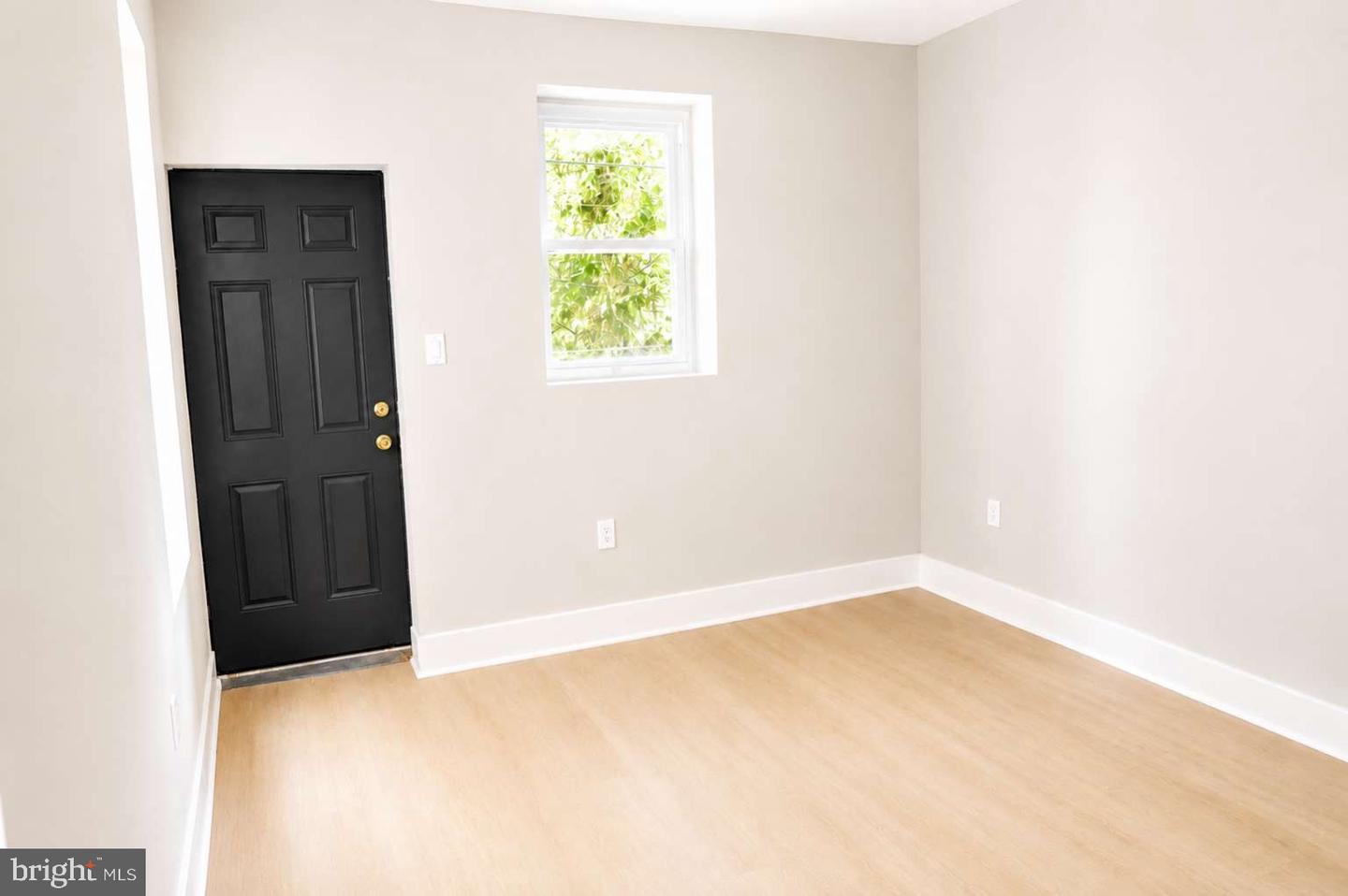 6037 Delancey St Property Photo 9