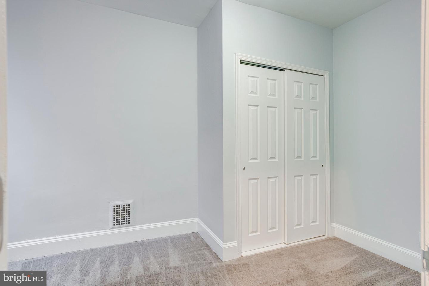 445 Tree St Property Photo 12