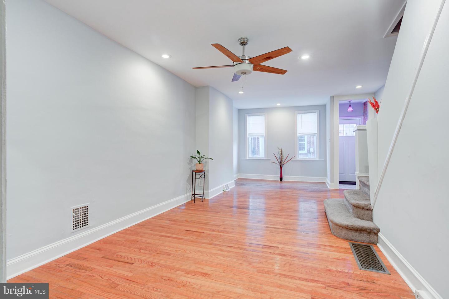 445 Tree St Property Photo 24