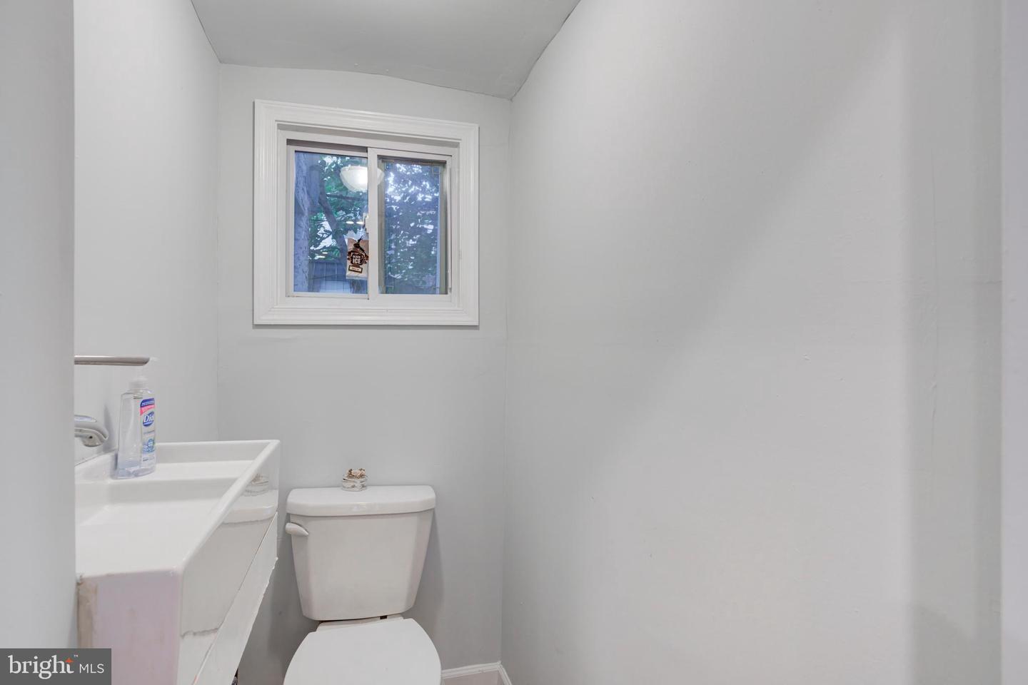 445 Tree St Property Photo 25