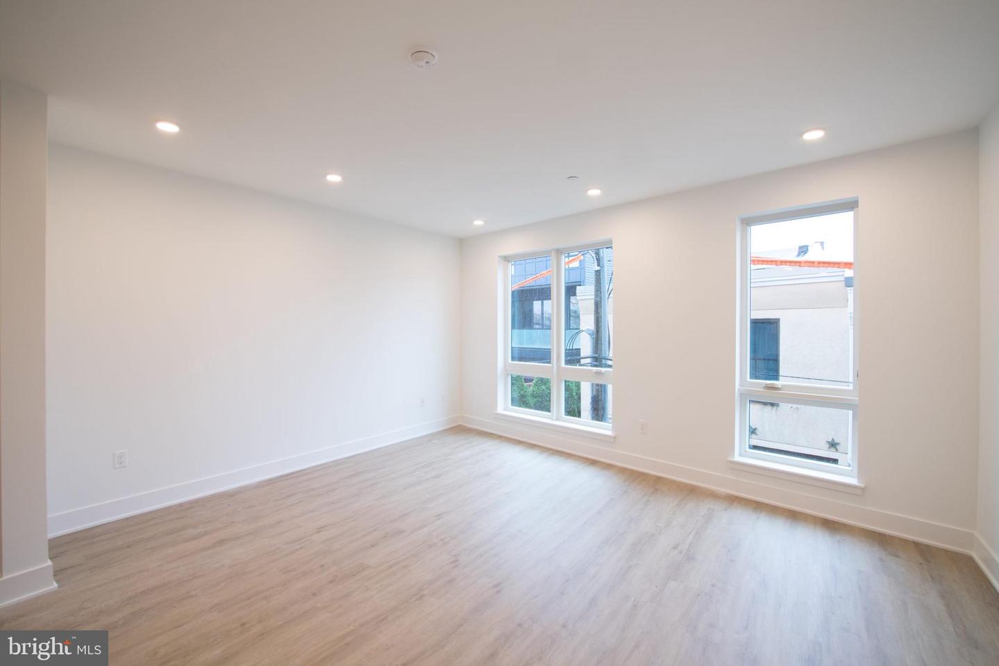 1325 N Lee St #unit 202 Property Photo 10