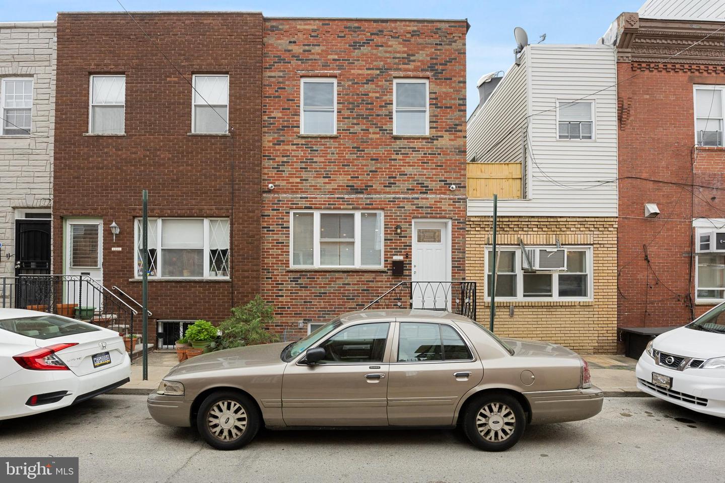 2445 S ROSEWOOD ST Property Photo 1