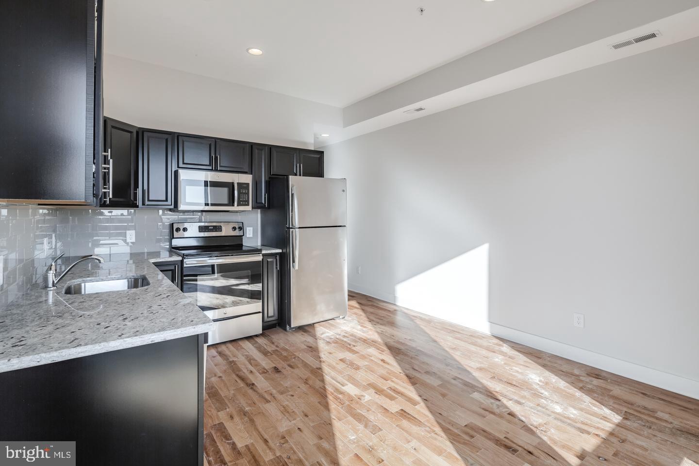 514 South St #unit 405 Property Photo 3