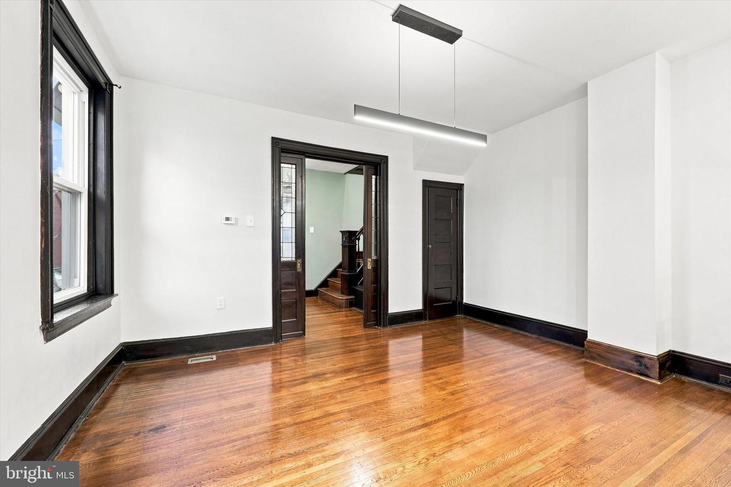 5015 Ludlow St Property Photo 5