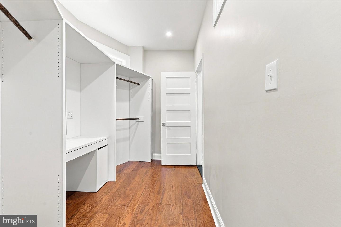 5015 Ludlow St Property Photo 16
