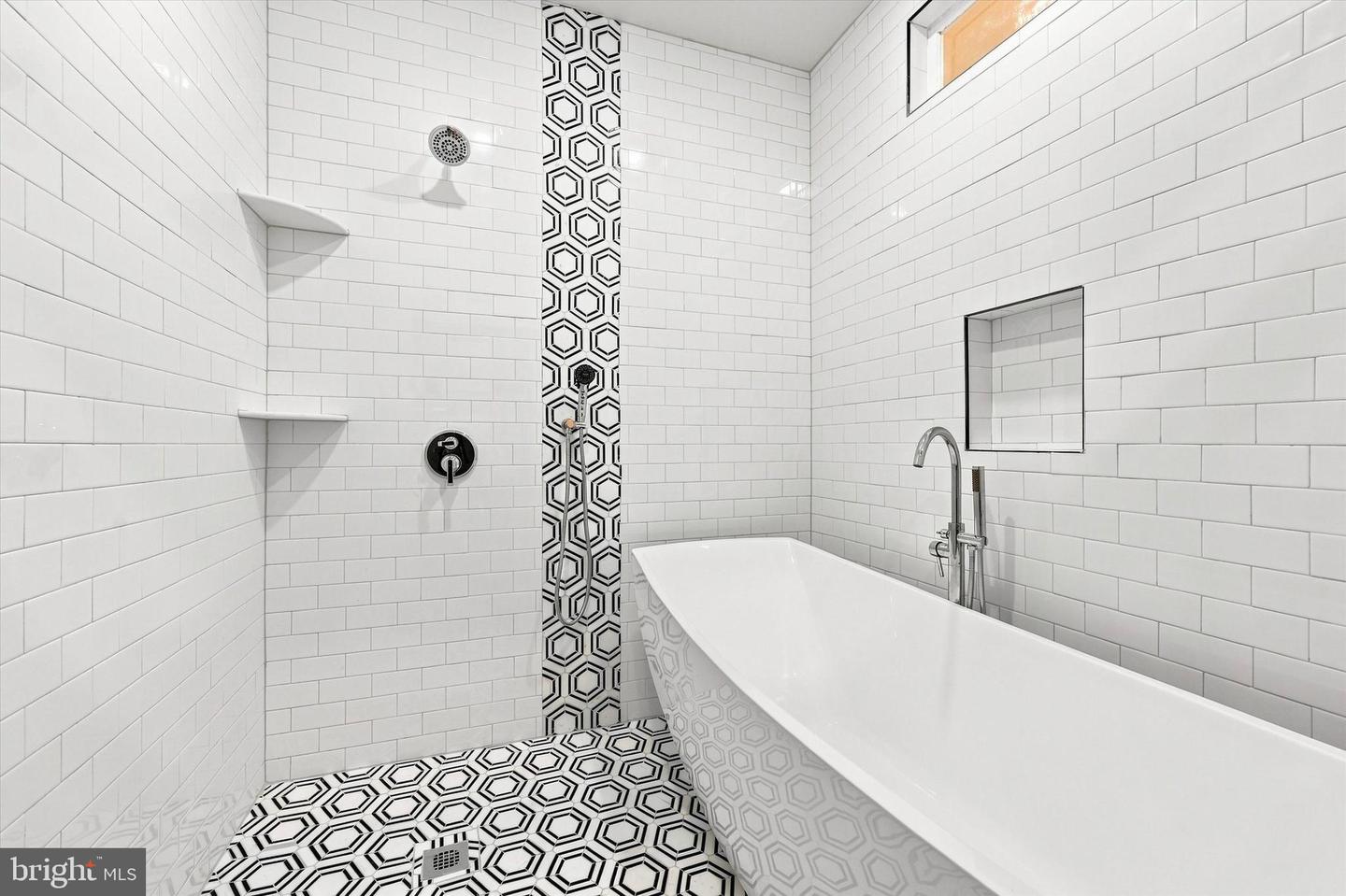 5015 Ludlow St Property Photo 18