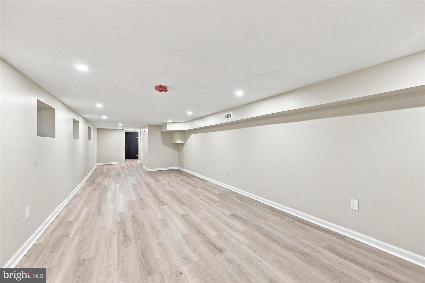 5015 Ludlow St Property Photo 21
