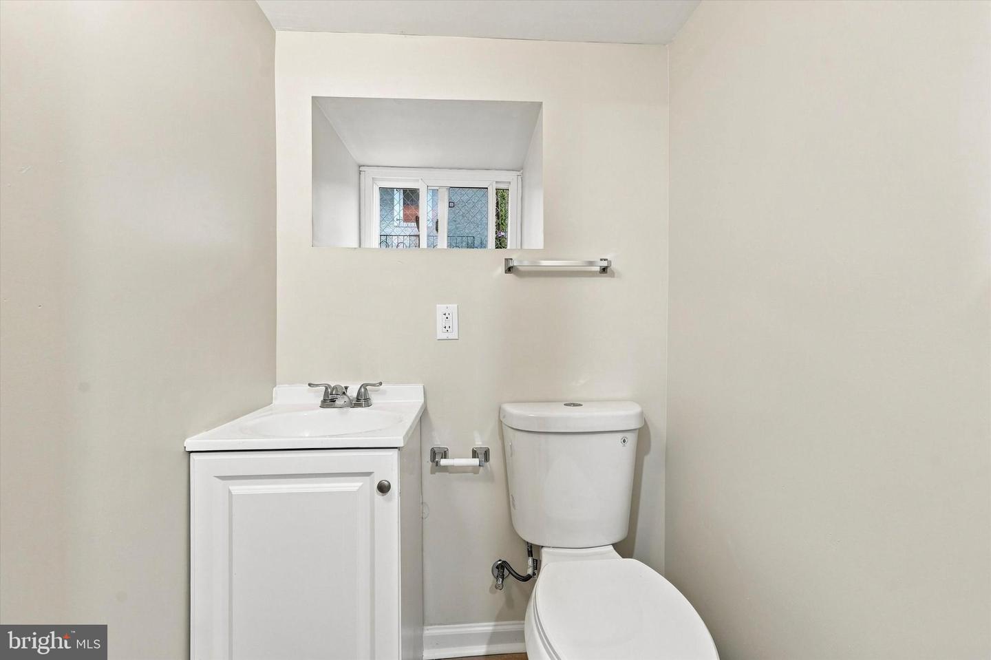 5015 Ludlow St Property Photo 22