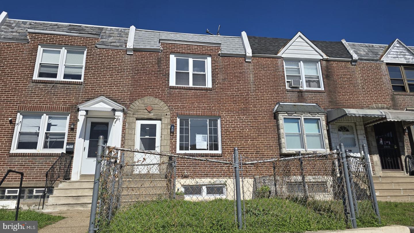 4604 Weymouth St Property Photo 1