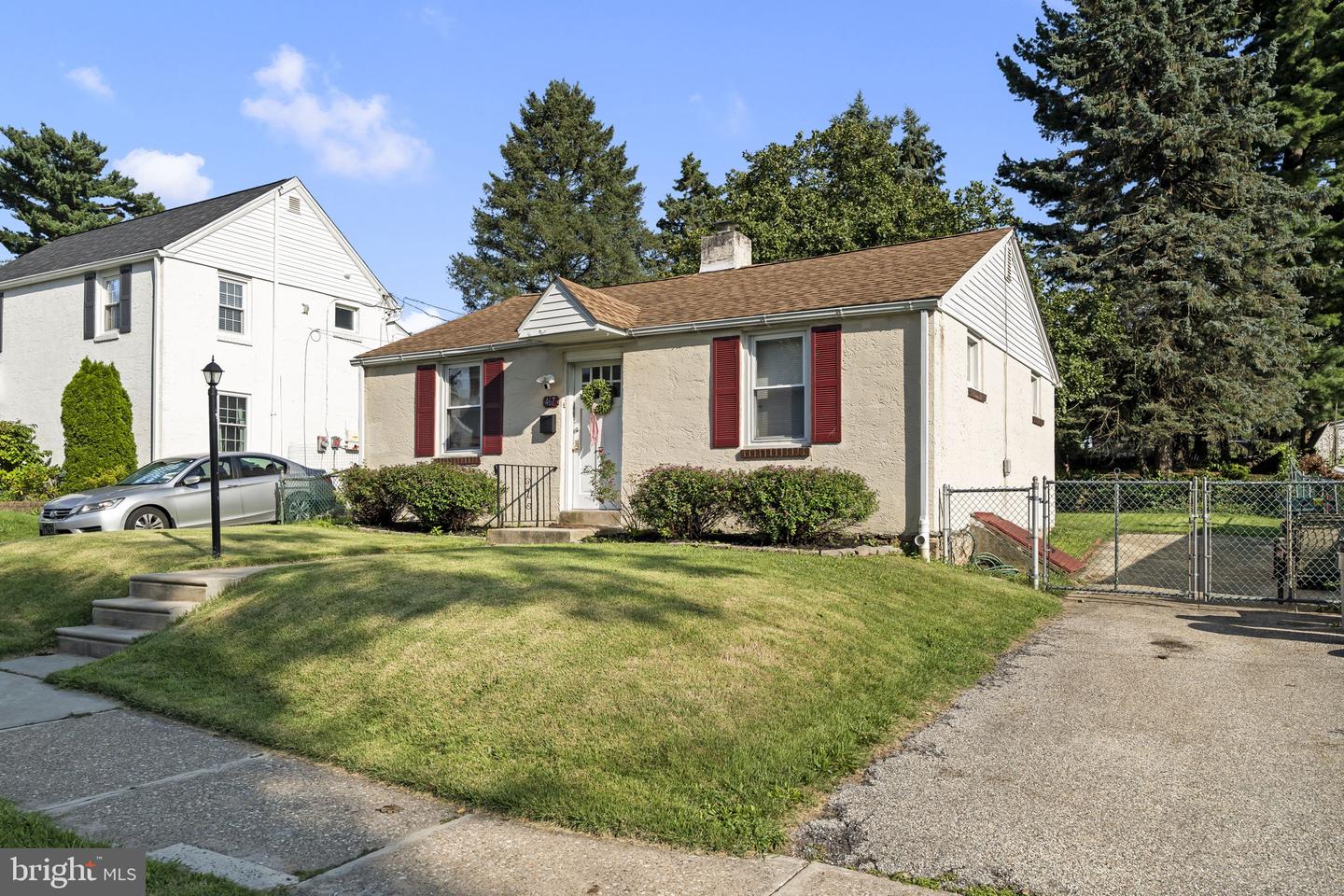 467 Evergreen Ave Property Photo 1