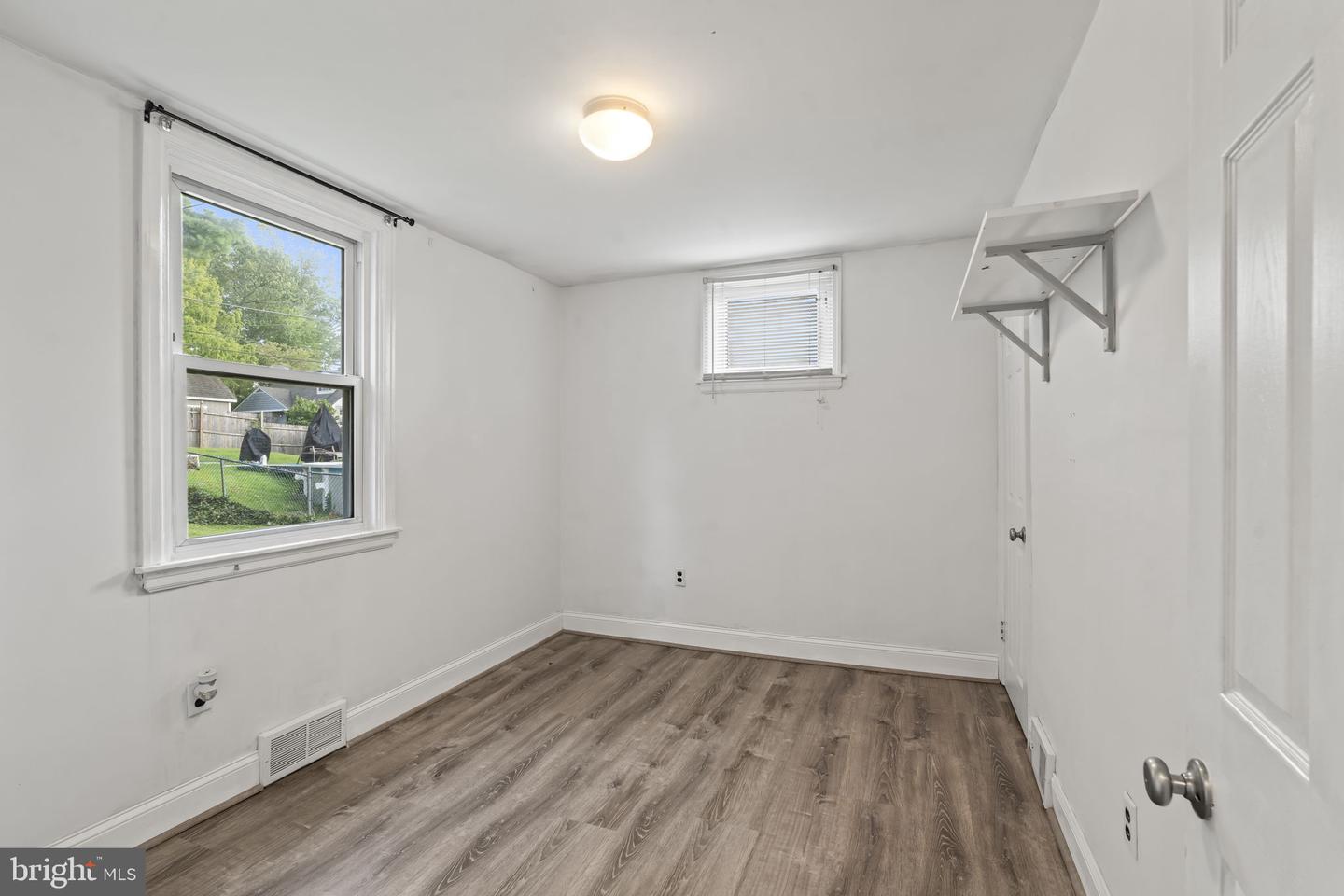 467 Evergreen Ave Property Photo 11