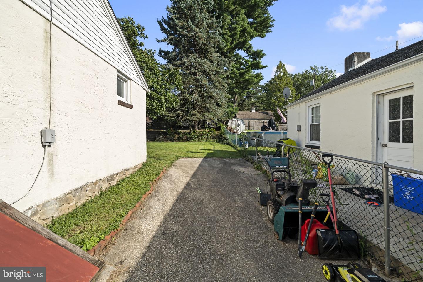 467 Evergreen Ave Property Photo 27