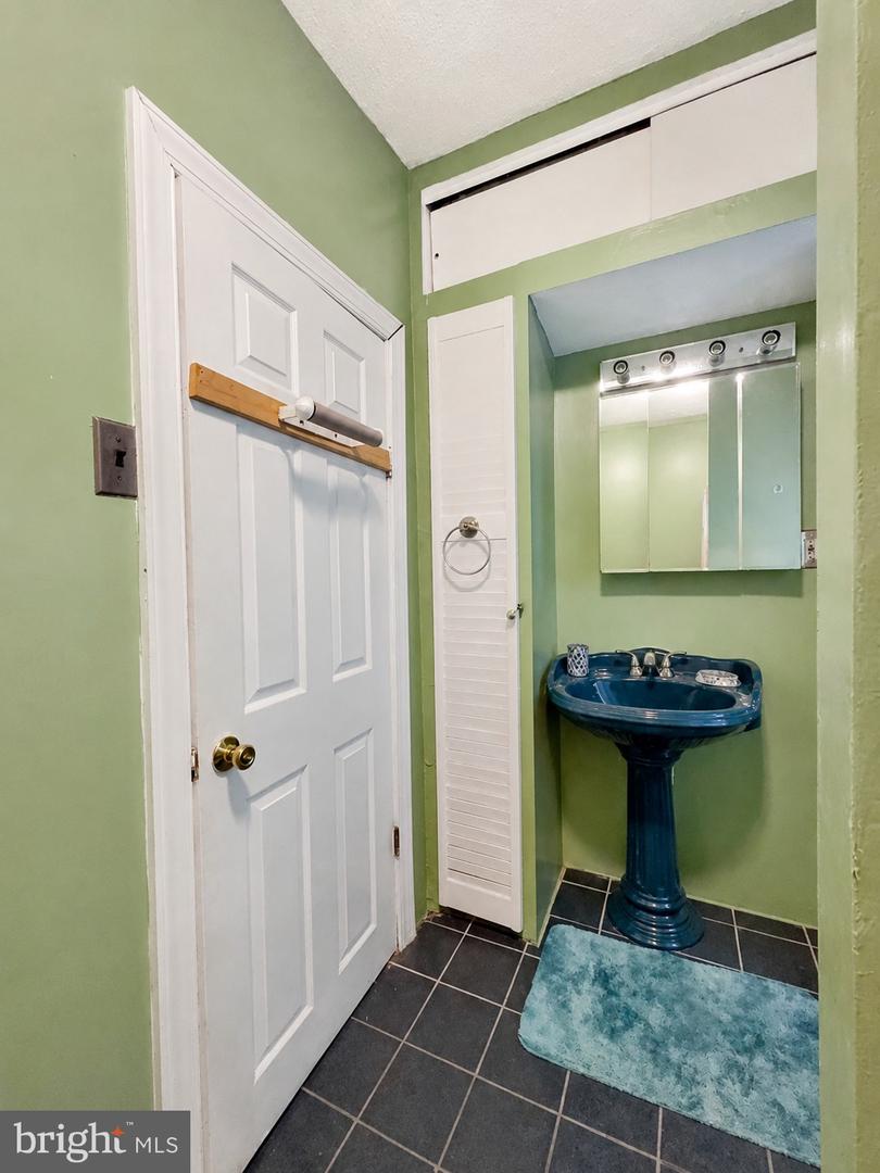 2502 W Sterner St Property Photo 21