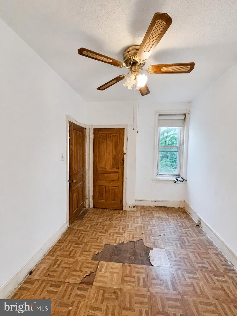 2502 W Sterner St Property Photo 24