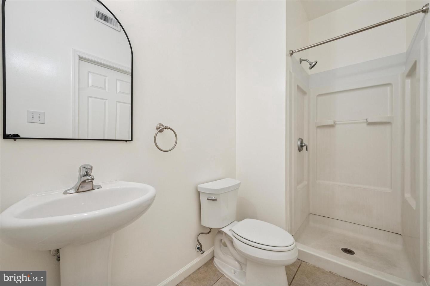 5643 E Wister St Property Photo 6