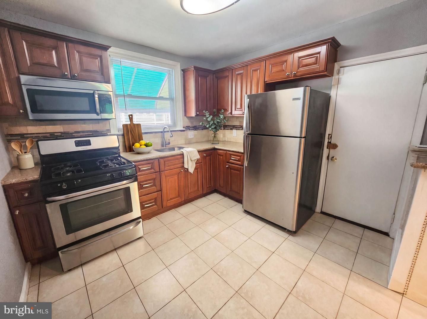 6217 N Bouvier St Property Photo 3