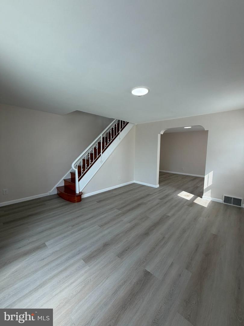 7913 Bradford St Property Photo 3