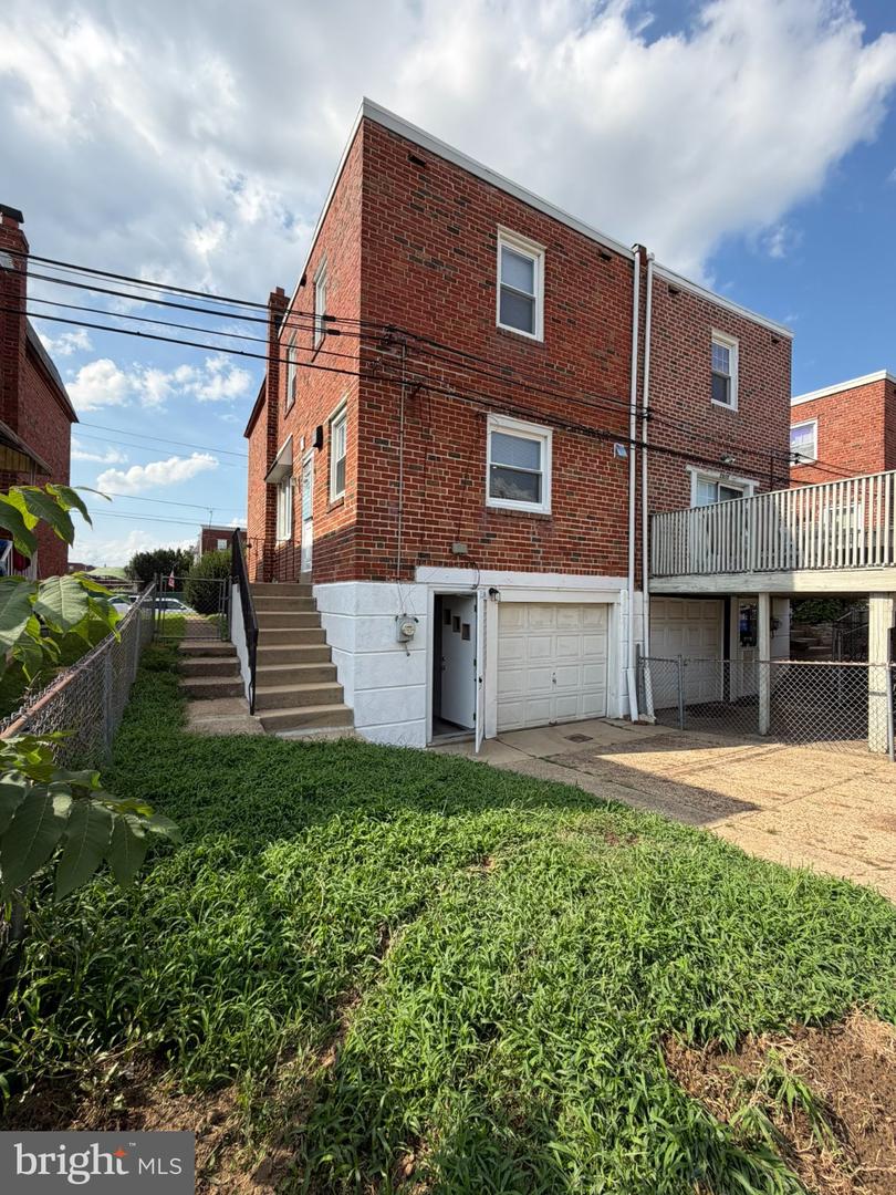 7913 Bradford St Property Photo 12