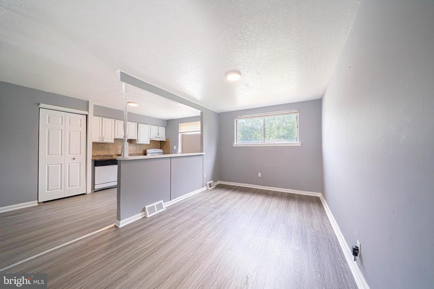 2839 Tremont St Property Photo 4