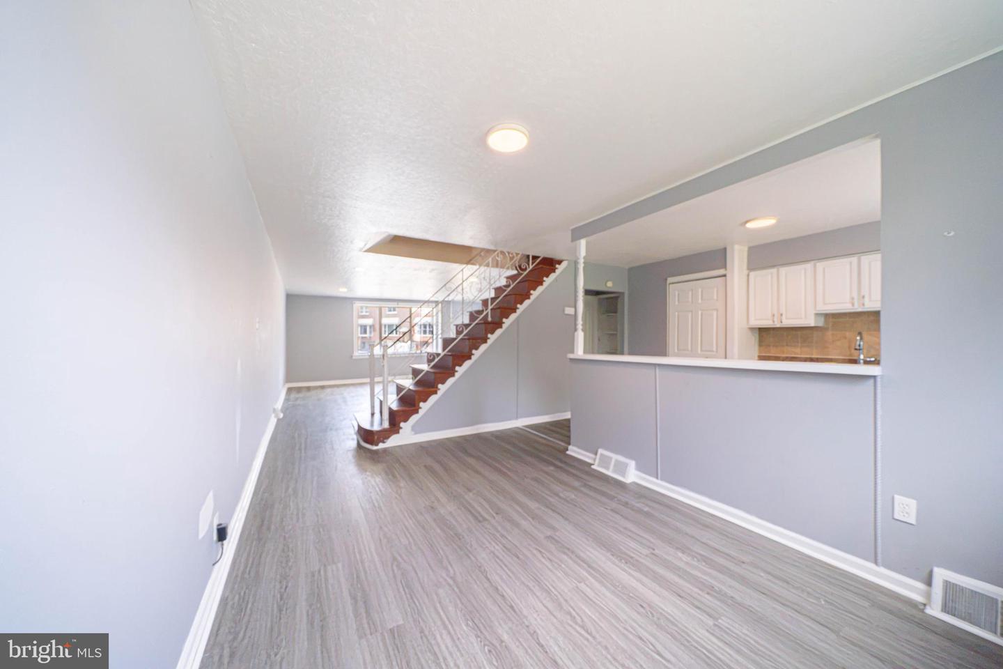 2839 Tremont St Property Photo 5