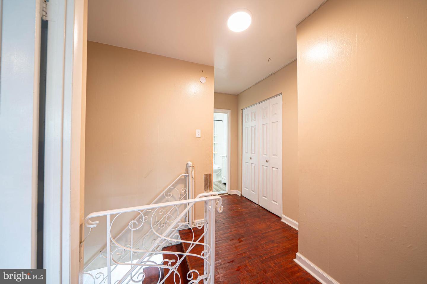 2839 Tremont St Property Photo 9