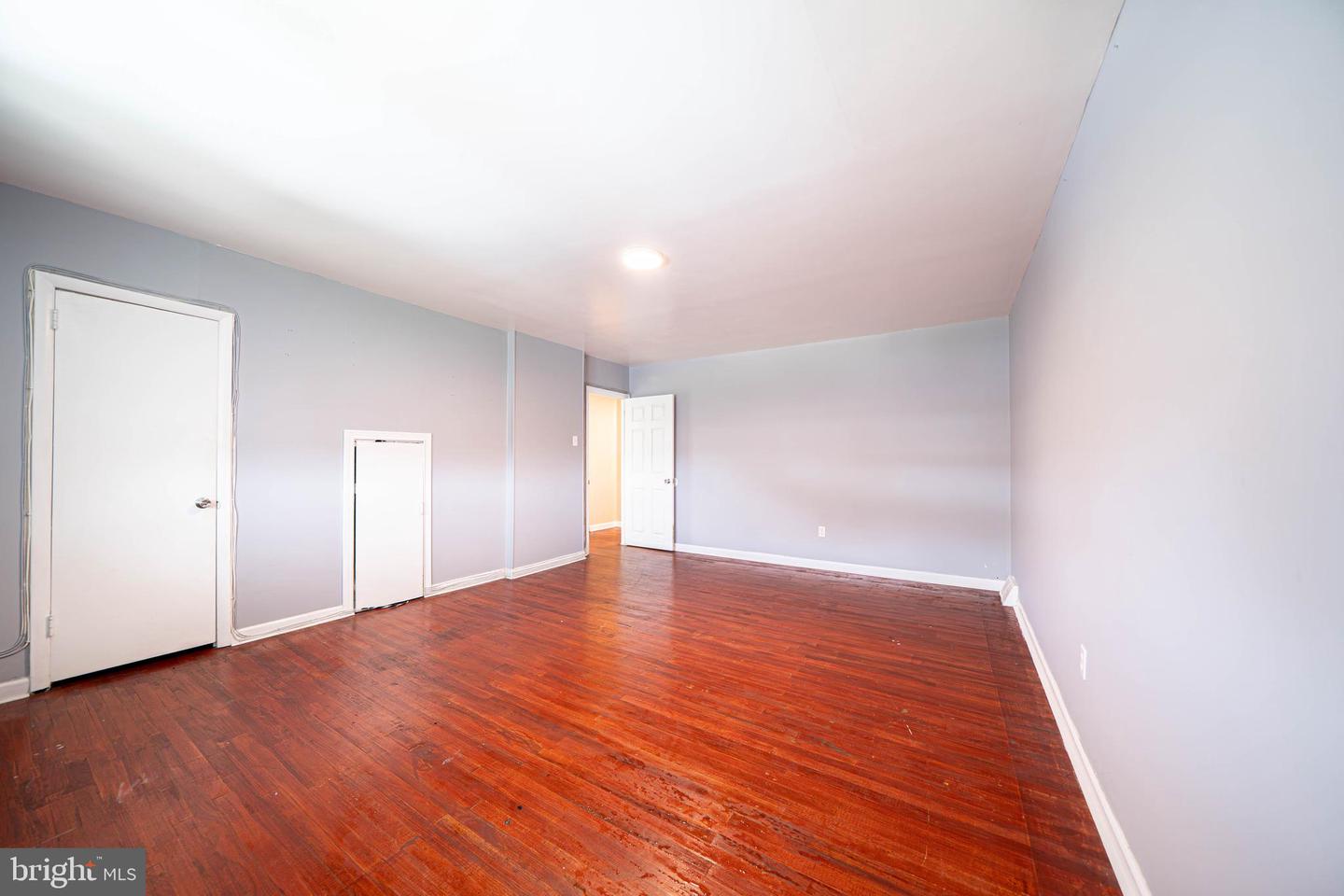 2839 Tremont St Property Photo 12