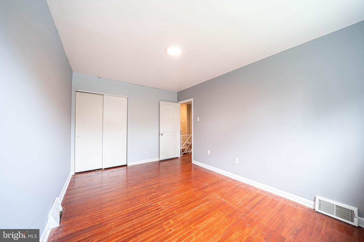 2839 Tremont St Property Photo 14