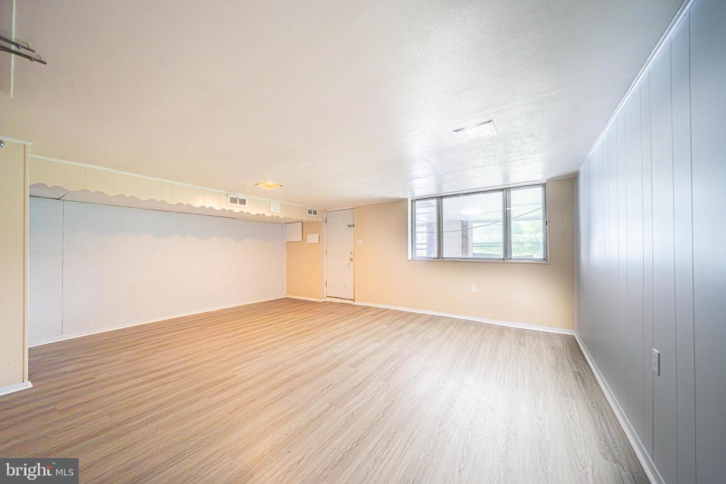 2839 Tremont St Property Photo 18