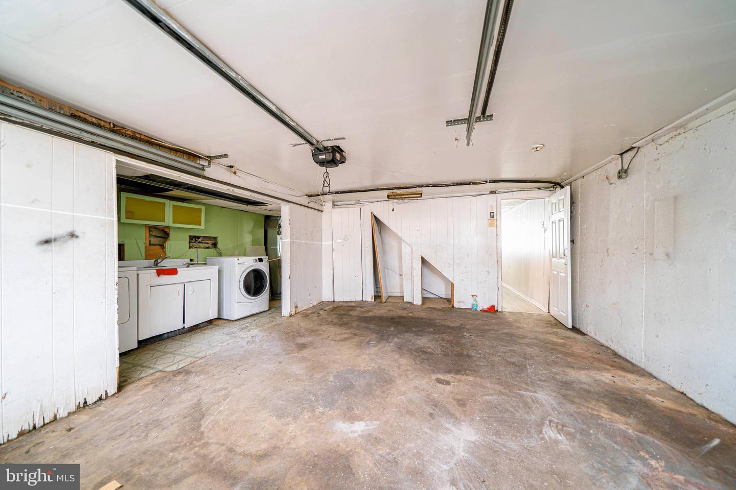2839 Tremont St Property Photo 19